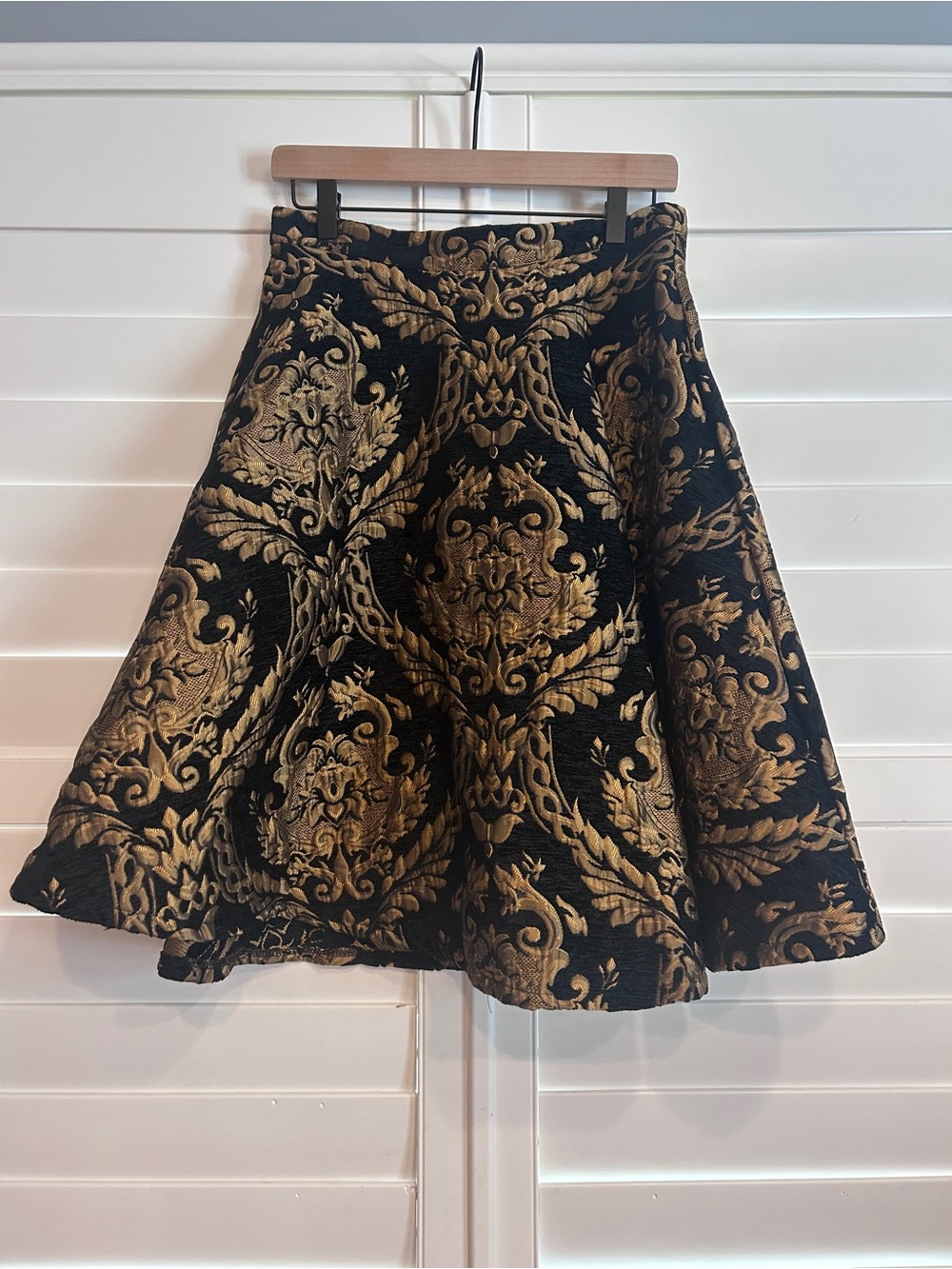 Chicwish Aline Brocade Skirt Black Gold Size Medium